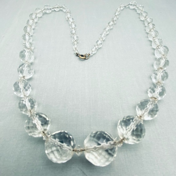 Vintage Faceted Glass Graduated Bead Necklace Timeless Elegance - Picture 1 of 8